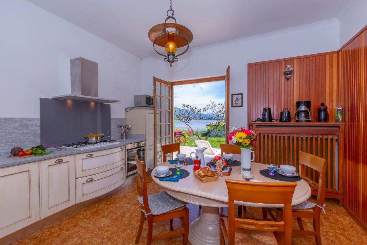 Villa Martine Au Bord Du Lac - Happy Rentals Cadrezzate ภายนอก รูปภาพ